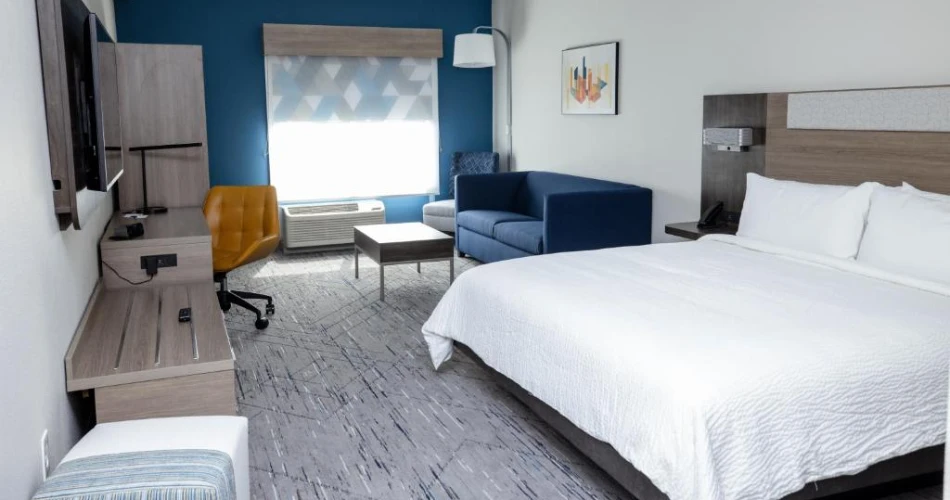 From Kickoff to Comfort: Top Hotels Near Raymond James Stadium in Tampa
