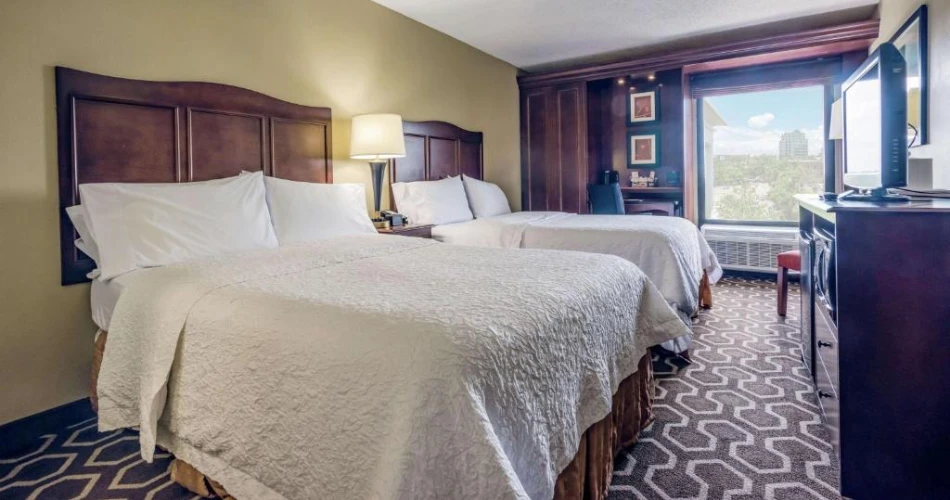 From Kickoff to Comfort: Top Hotels Near Raymond James Stadium in Tampa
