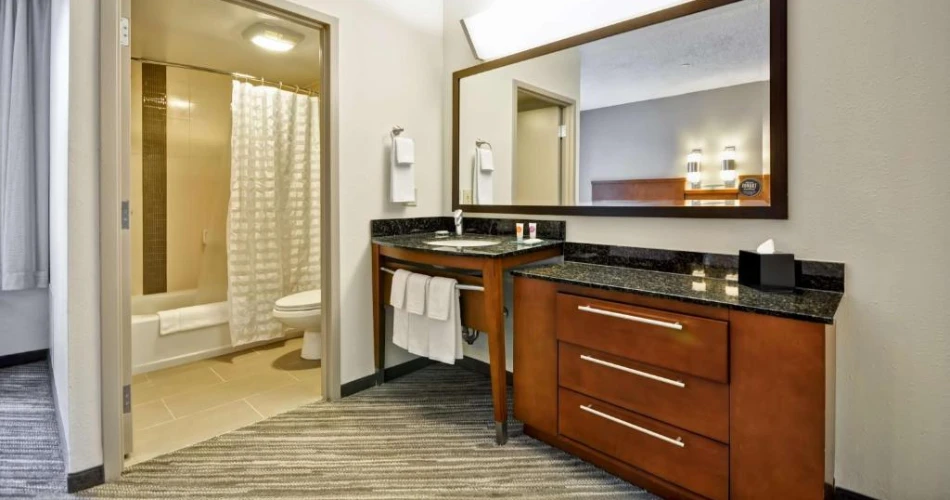 From Kickoff to Comfort: Top Hotels Near Raymond James Stadium in Tampa
